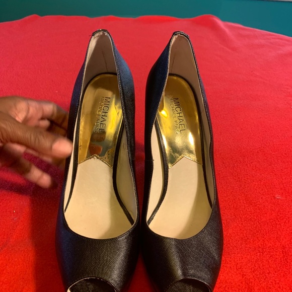 Black heels - Picture 1 of 2